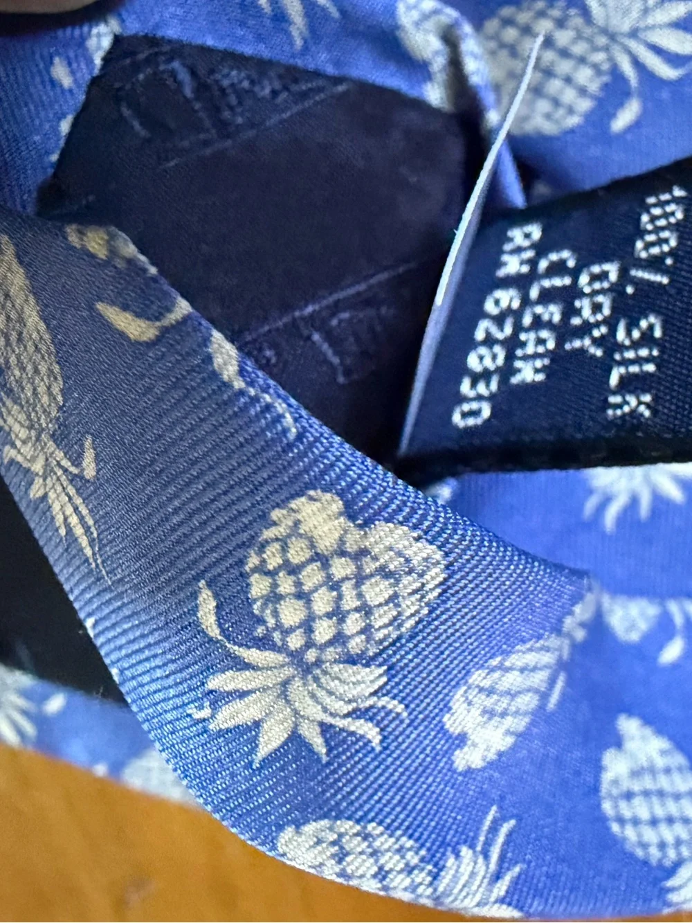 Lands’ End Men’s Blue Tie Pineapple All Over Design 100% Silk